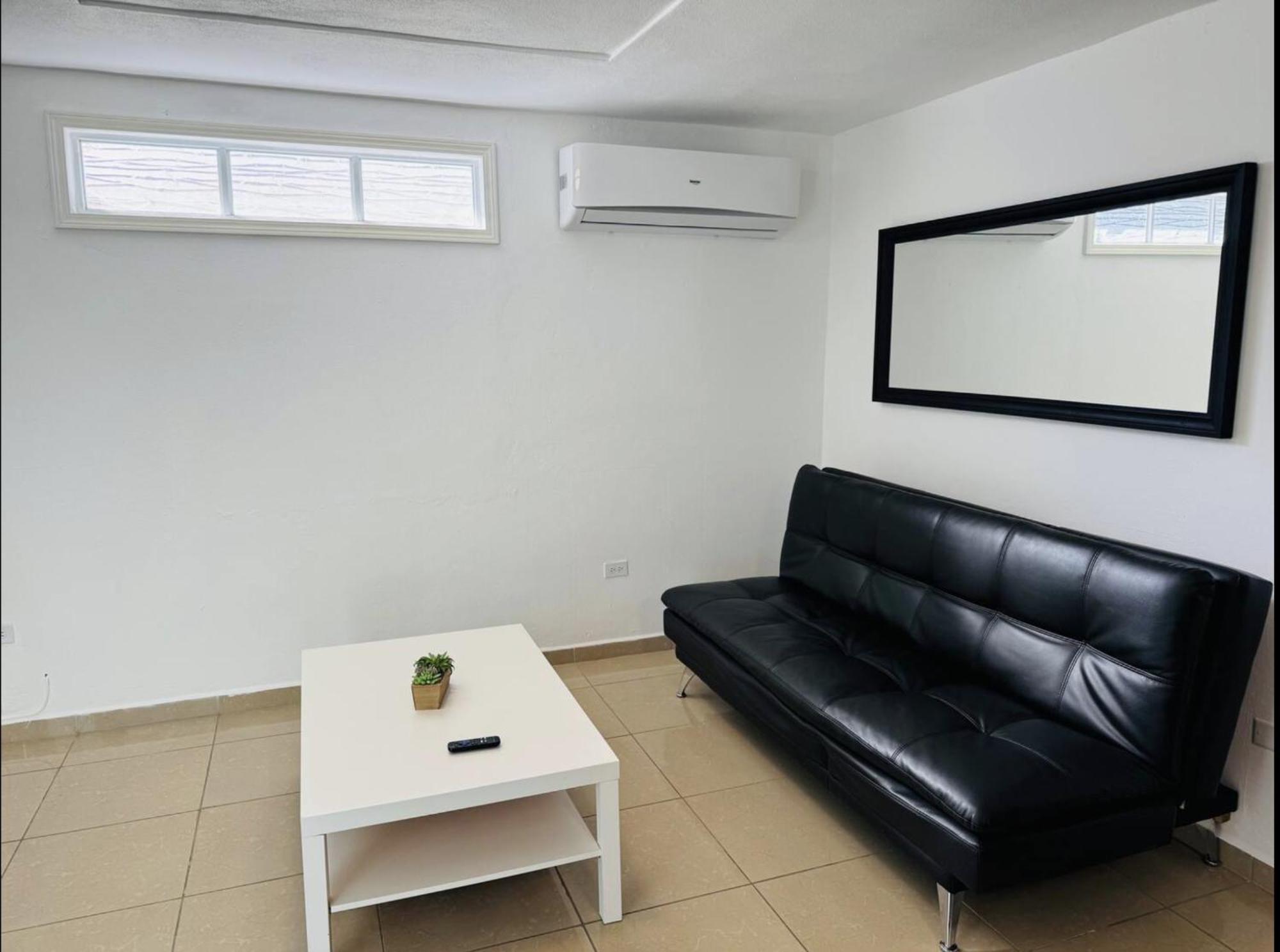 Hollywood Apartments Ябукоа Экстерьер фото